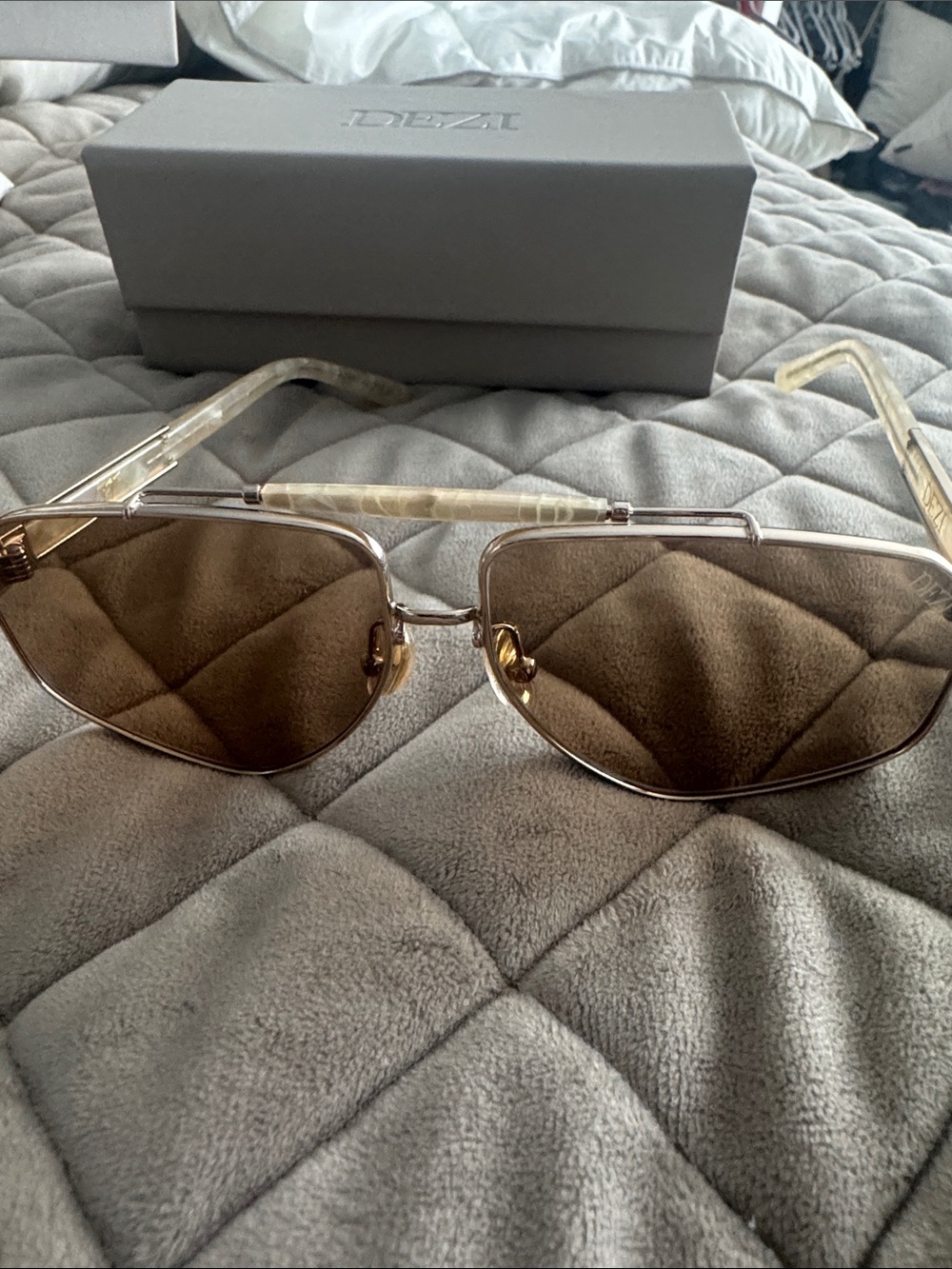 DEZI 6FT Gold-Frame Sunglasses